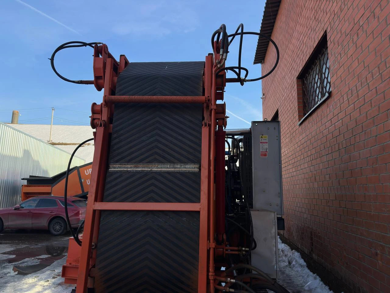 Измельчитель веток и древесины DH-220 на гусеничном ходу